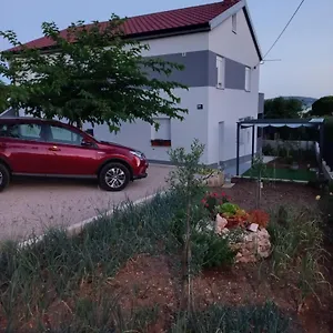 Lastva 1&2 Sveti Filip i Jakov