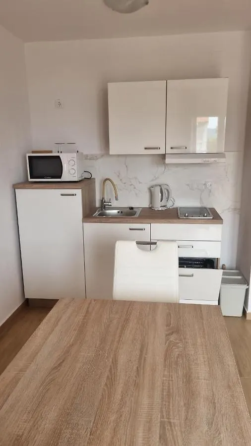 Appartement Apartmani Natalija 4 Stars Mrljane