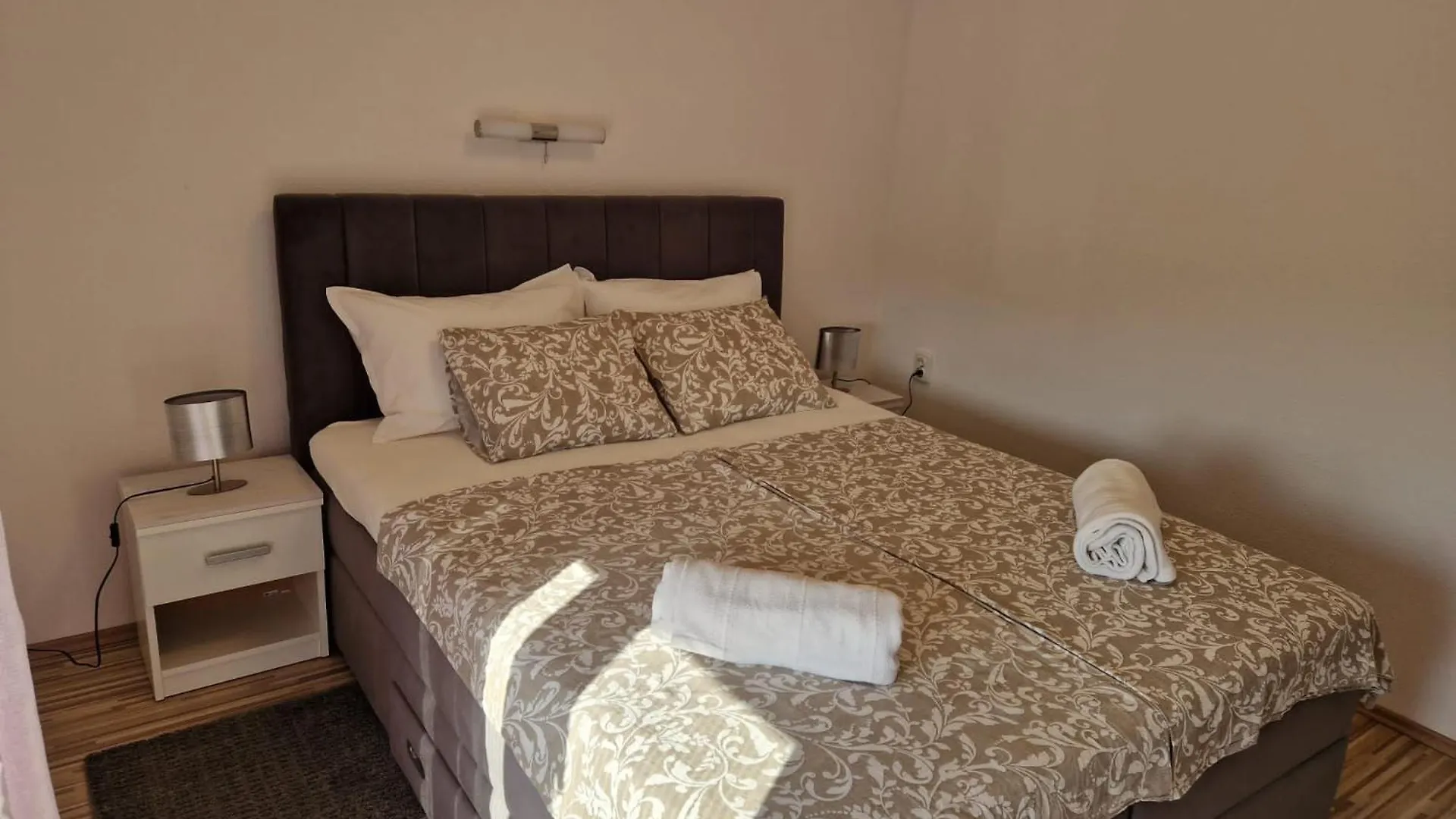Apartmani Natalija 4 Stars Mrljane