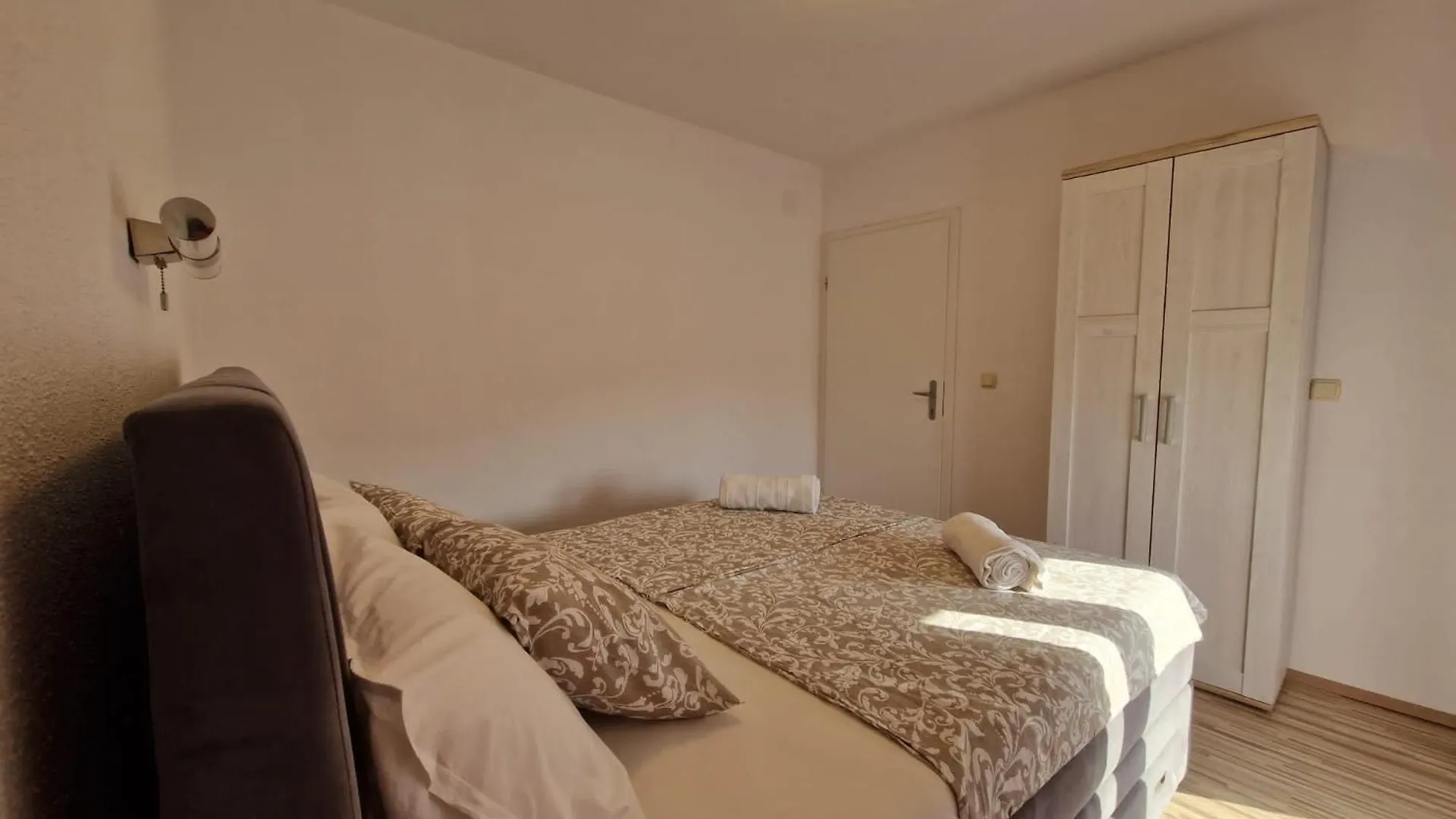 Appartement Apartmani Natalija 4 Stars Mrljane